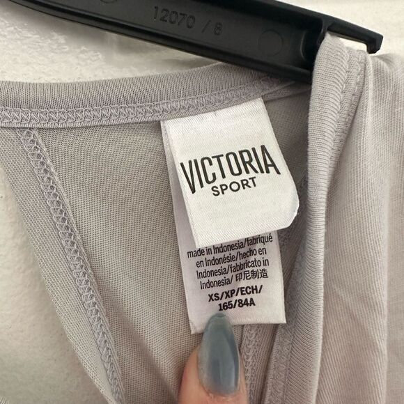 2/$15 Victoria’s Secret Sport open back tank top - Picture 3 of 3